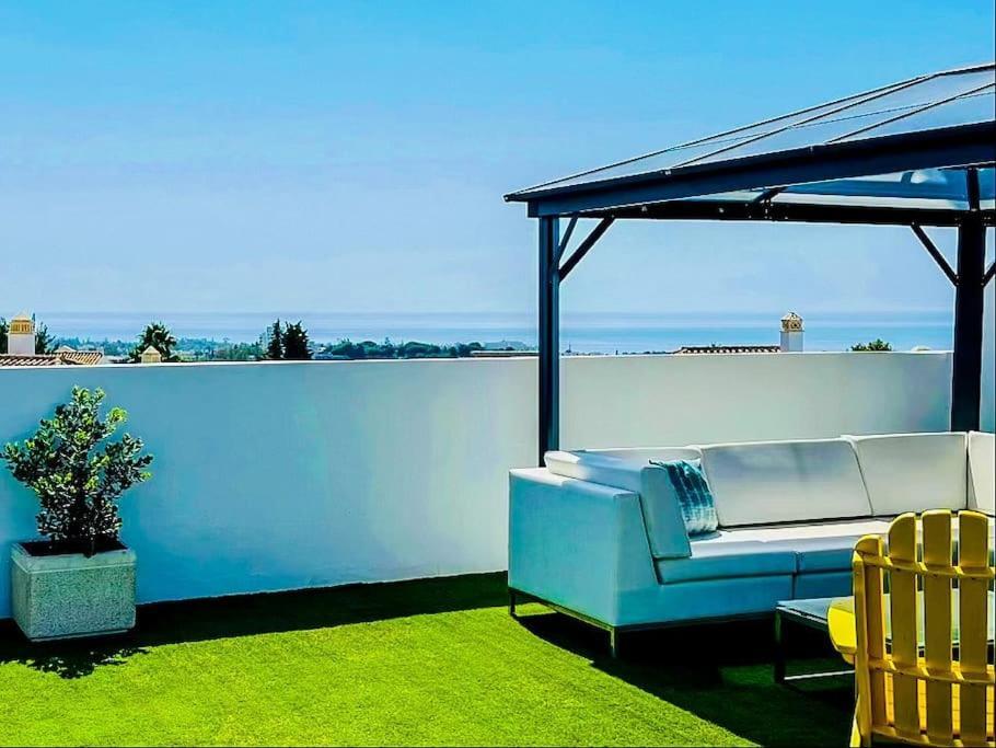 Апартаменти Oceanview Luxury Penthouse Естепона Екстер'єр фото
