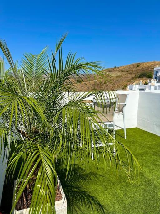 Апартаменти Oceanview Luxury Penthouse Естепона Екстер'єр фото